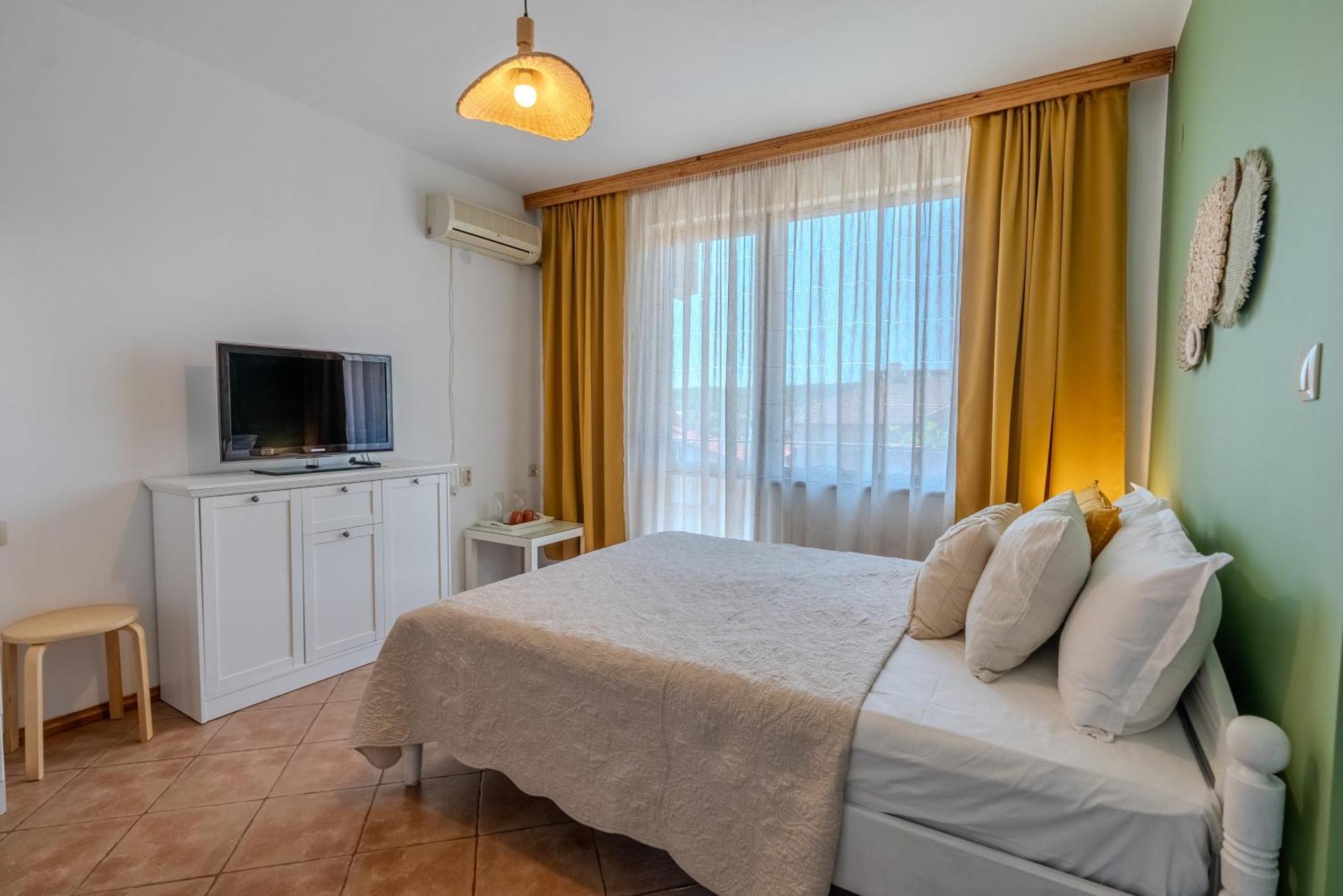 Kalina Guest Rooms Sozopol Exteriör bild